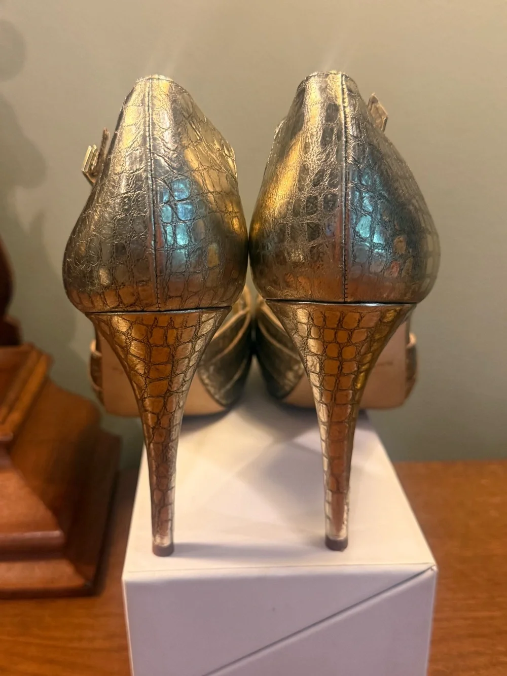kate spade Metallic Gold Croc Leather Strappy High Heel Platform Sandal Size 10